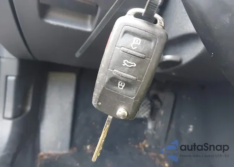 2013 Volkswagen Passat 2.5L Se z USA, uszkodzony, nr VIN 1VWBH7A31DC052841